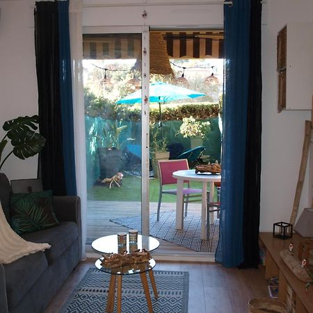 Studio Le Mistral Saint-Raphael  Ngoại thất bức ảnh